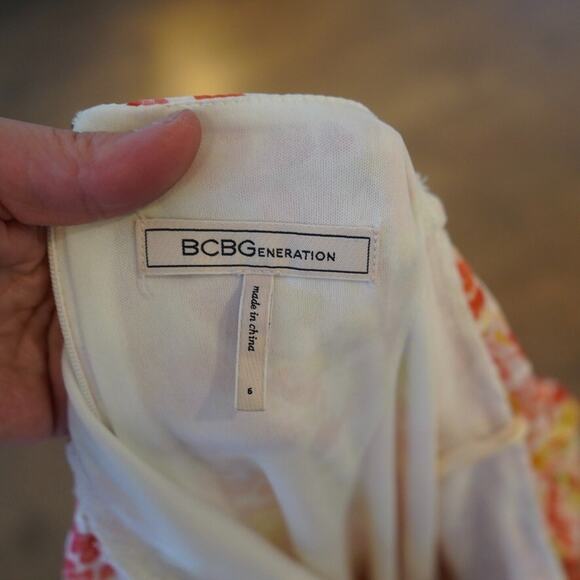 BCBGeneration Fit & Flare Dress Womens 6 Orange Ditsy Floral Puff Short Sleeve - Picture 12 of 12